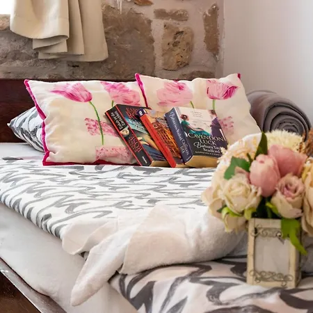 House Ston بيت للعطل